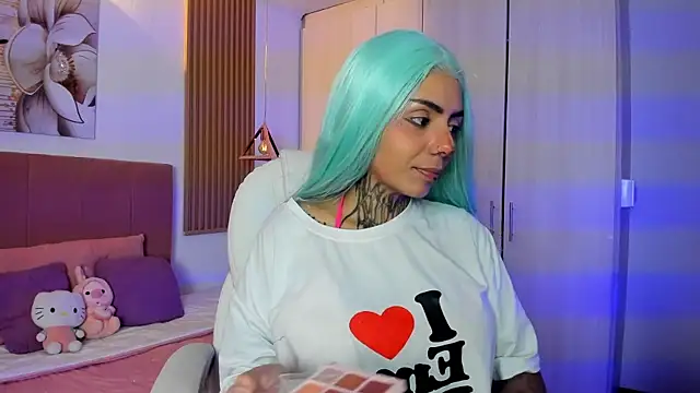 KoraRousee online show from October 18, 1:58 pm