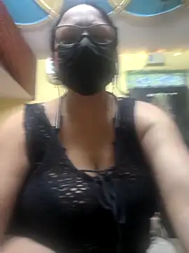 thehotlady online show from May 9, 3:52 am
