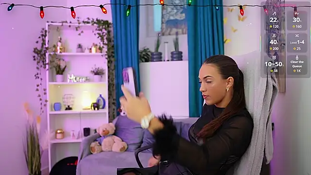 Alexis Love  online show from December 18, 2:22 pm