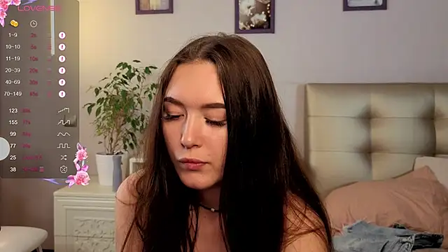 Snapshot of AlinaOrf chatting on October 1, 5:07 pm AlinaOrf online show from October 1, 5:07 pm