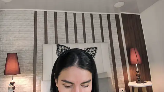 Hannah Cross online show from July 29, 4:23 am