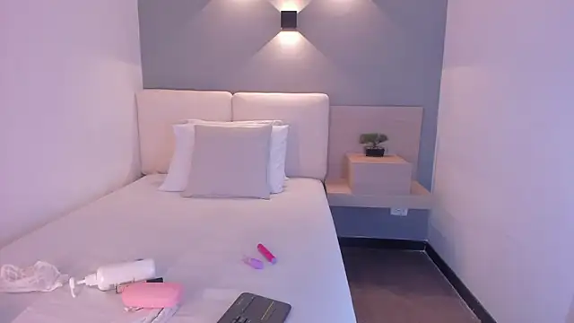 selena monroy online show from November 7, 11:16 am