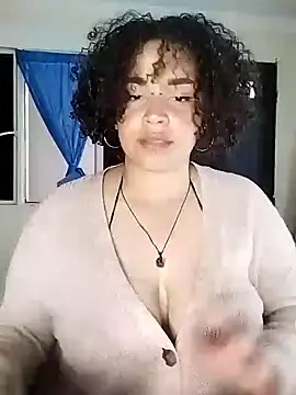 Julie wallace online show from December 19, 7:39 pm