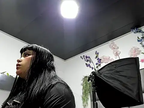 abbiecollins js online show from July 25, 3:24 am