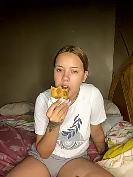 coupleyys online show from January 9, 2:10 pm