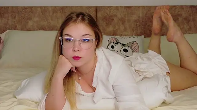 Lilith Bonheur online show from February 12, 1:07 am