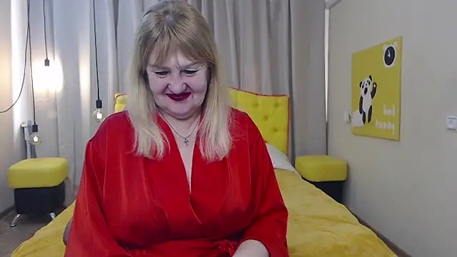 EmmaEllison online show from March 5, 7:15 am