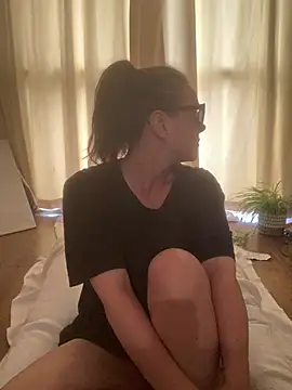 Mia Winters online show from August 2, 7:28 pm