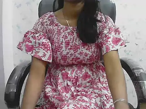 short girl  online show from March 27, 4:40 pm