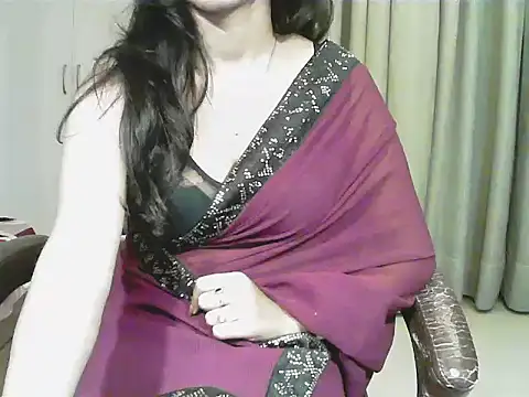 short girl  online show from December 18, 10:47 pm