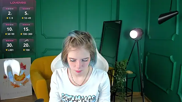 Snapshot of MorgyAsuna_ chatting on October 15, 1:36 pm MorgyAsuna online show from October 15, 1:36 pm