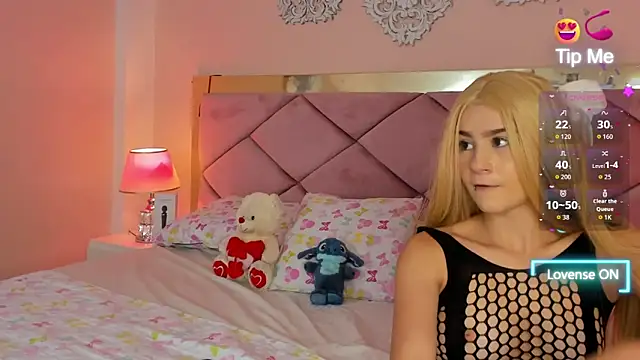 ChloeLaurentt online show from April 21, 9:44 pm