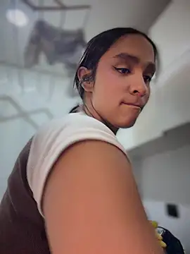 Isabella-Teen online show from March 8, 2:04 am