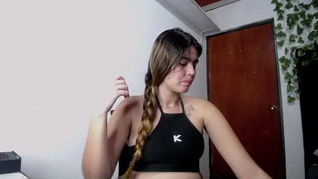 Snapshot of isabel_09 chatting on October 14, 3:09 am isabel 09 online show from October 14, 3:09 am