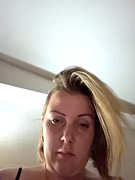 Piccolamonella29 online show from November 22, 8:22 pm