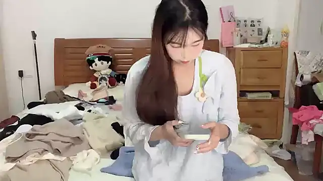 Akong11 online show from September 25, 7:12 pm