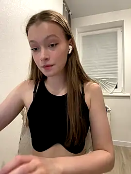 FriendlyFire 18 online show from September 22, 7:12 pm