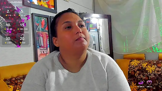 Snapshot of Girl_luna_ chatting on October 11, 5:37 pm Girl luna online show from October 11, 5:37 pm