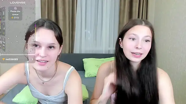 Snapshot of GabrielleLynchard chatting on September 16, 7:33 pm GabrielleLynchard online show from September 16, 7:33 pm