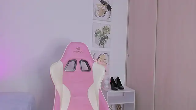 Susy spark online show from December 1, 11:40 pm