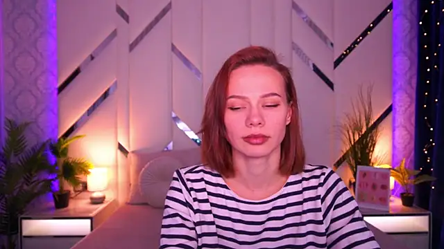 ShyySiren online show from February 17, 3:55 pm