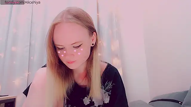 AliceNya cute online show from February 10, 5:32 am