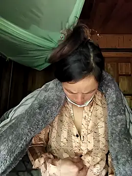 lily-00 online show from November 22, 6:27 am