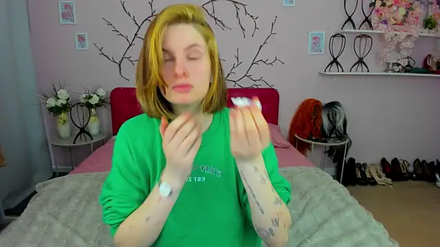 SabrinaRayX online show from February 24, 1:10 pm