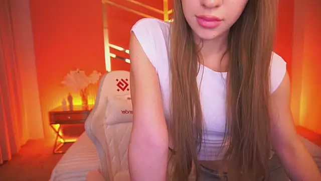 Snapshot of SweetAngellic chatting on October 17, 2:31 pm SweetAngellic online show from October 17, 2:31 pm