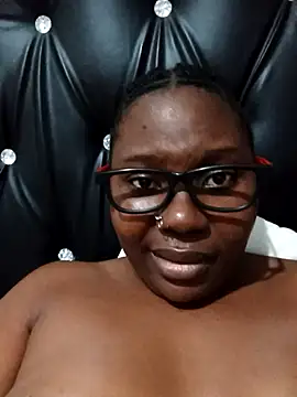 Snapshot of Darkchokola33 chatting on September 28, 6:13 pm Darkchokola33 online show from September 28, 6:13 pm