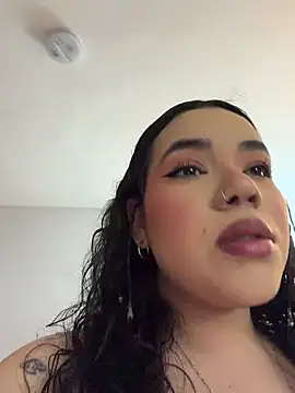 krisstenSantos online show from March 3, 1:50 pm