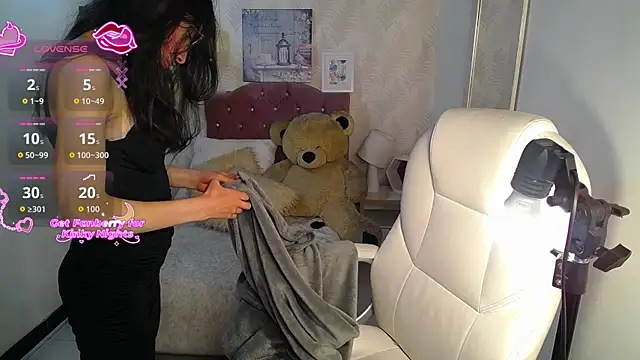 alllyson  online show from November 4, 8:58 pm