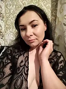 Mia24Blove online show from May 17, 6:40 pm