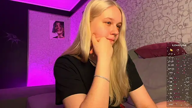 Snapshot of Dory_liss chatting on October 22, 12:10 pm Dory liss online show from October 22, 12:10 pm