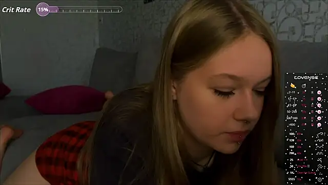 Snapshot of Dory_liss chatting on September 26, 6:44 am Dory liss online show from September 26, 6:44 am