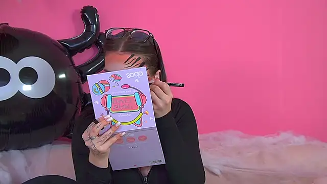 AnneAvery online show from October 25, 6:32 am