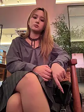 yuki june online show from April 15, 8:15 am