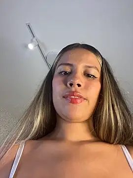 EMILIIA RICHTER   online show from November 10, 6:58 pm