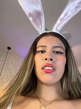 EMILIIA RICHTER   online show from April 5, 8:08 pm