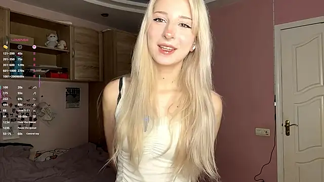 FridaAaberg online show from November 2, 6:50 am