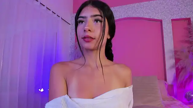 Peytonn Monroe online show from April 15, 7:58 pm