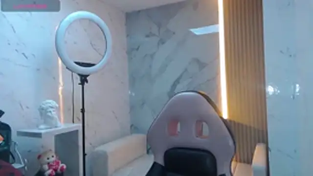 Isabella Blondetf online show from November 7, 1:06 pm