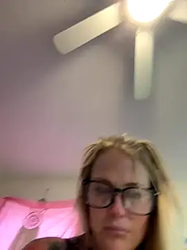 Snapshot of tattoobarbiexox chatting on October 6, 5:51 pm tattoobarbiexox online show from October 6, 5:51 pm