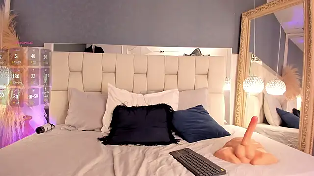 Snapshot of Celeste_Amber chatting on September 18, 8:18 pm Celeste Amber online show from September 18, 8:18 pm