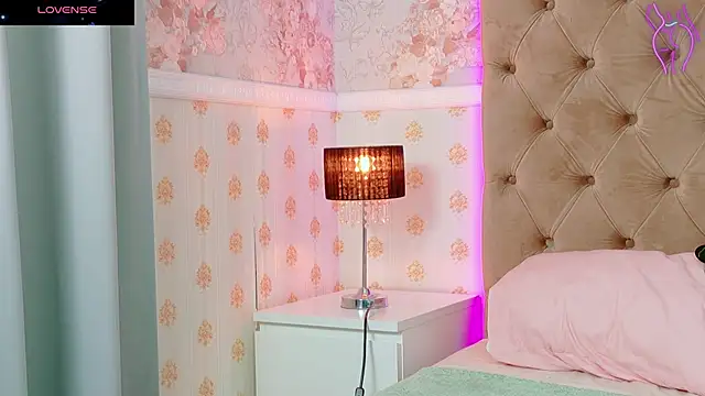 CoraVex online show from October 8, 4:17 am