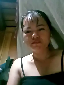 emly-xinh18 online show from October 3, 8:14 pm