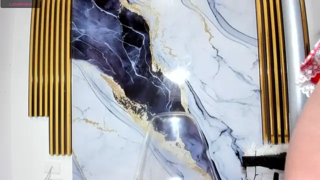 brittanyy20 online show from April 10, 8:42 am