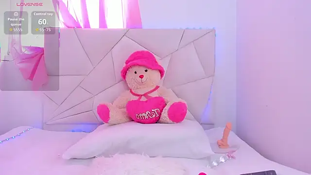 CatalinaBel online show from October 8, 6:23 pm