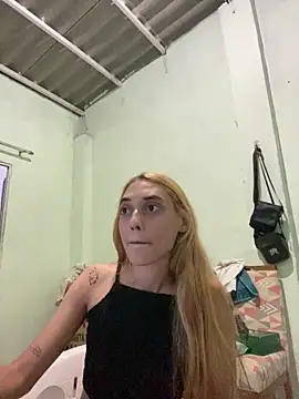 loirinhaaa online show from March 6, 9:10 pm