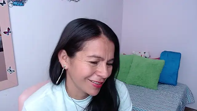 camilavargas  online show from February 24, 2:38 pm